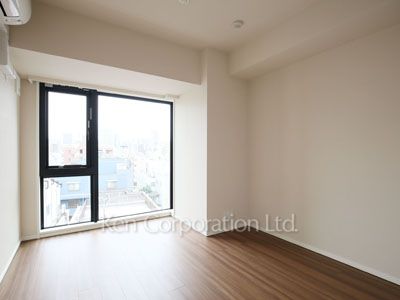 Bedroom ※Photo of the same layout on 6 floor. Decoration and fixture may differ.