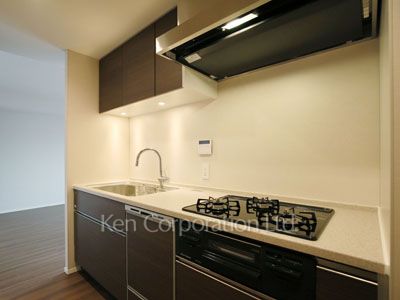 Kitchen ※Photo of the same layout on 6 floor. Decoration and fixture may differ.