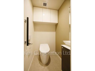 Lavatory ※Photo of the same layout on 6 floor. Decoration and fixture may differ.