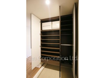 Closet ※Photo of the same layout on 6 floor. Decoration and fixture may differ.