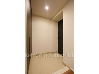 Entrance ※Photo of the same layout on 6 floor. Decoration and fixture may differ.