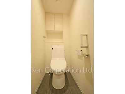 Lavatory ※Photo of the same layout on 3 floor. Decoration and fixture may differ.