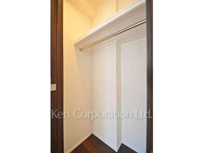 Walk-In Closet ※Photo of the same layout on 3 floor. Decoration and fixture may differ.