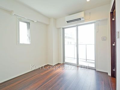 Bedroom ※Photo of the same layout on 3 floor. Decoration and fixture may differ.