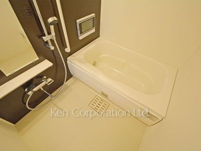 Bath ※Photo of the same layout on 3 floor. Decoration and fixture may differ.