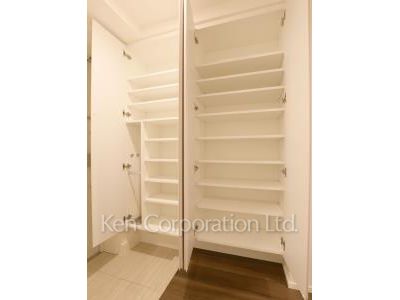 Shoes Closet