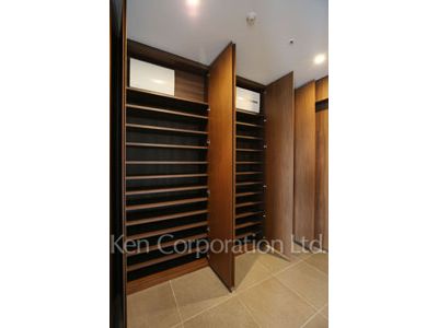 Shoes Closet