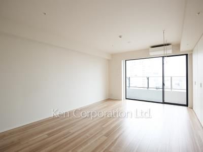 Living-Dining ※Photo of the same layout on 16 floor. Decoration and fixture may differ.