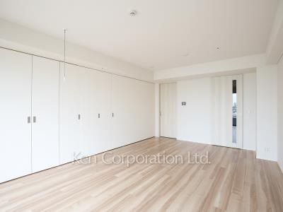 Living-Dining ※Photo of the same layout on 16 floor. Decoration and fixture may differ.