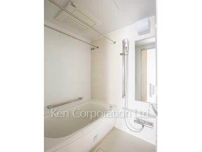 Bath ※Photo of the same layout on 16 floor. Decoration and fixture may differ.
