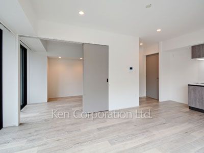 Living-Dining ※Photo of the same layout on 5 floor. Decoration and fixture may differ.