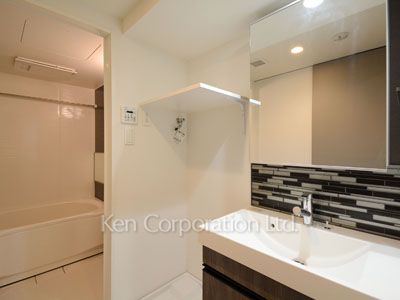 Powder Room ※Photo of the same layout on 5 floor. Decoration and fixture may differ.