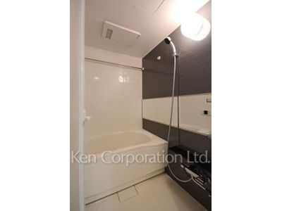 Bath ※Photo of the same layout on 5 floor. Decoration and fixture may differ.