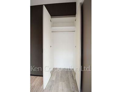Closet ※Photo of the same layout on 5 floor. Decoration and fixture may differ.