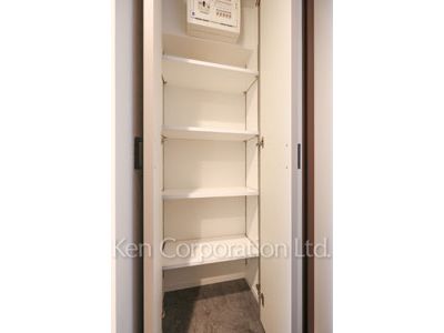 Shoes Closet ※Photo of the same layout on 5 floor. Decoration and fixture may differ.