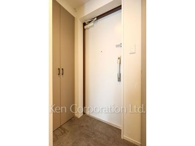 Entrance ※Photo of the same layout on 5 floor. Decoration and fixture may differ.
