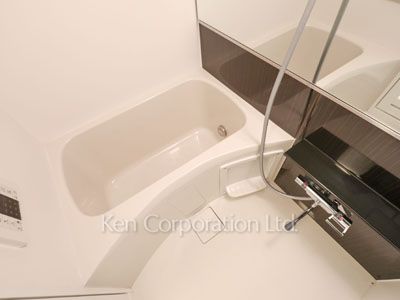 Bath ※Photo of the same layout on 5 floor. Decoration and fixture may differ.