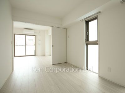 Bedroom ※Photo of the same layout on 3 floor. Decoration and fixture may differ.