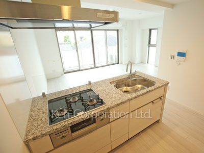 Kitchen ※Photo of the same layout on 3 floor. Decoration and fixture may differ.