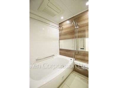 Bath ※Photo of the same layout on 3 floor. Decoration and fixture may differ.