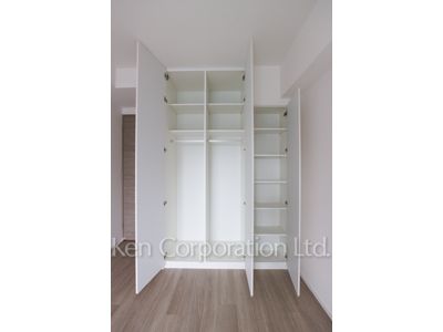 Closet ※Photo of the same layout on 4 floor. Decoration and fixture may differ.