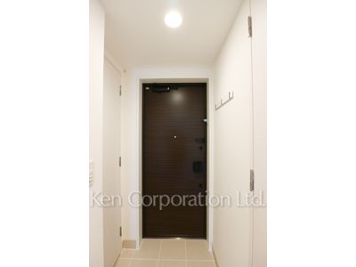 Entrance ※Photo of the same layout on 4 floor. Decoration and fixture may differ.
