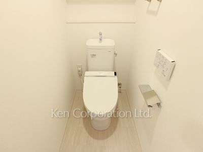 Lavatory ※Photo of the same layout on 4 floor. Decoration and fixture may differ.