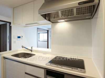 Kitchen ※Photo of the same layout on 13 floor. Decoration and fixture may differ.