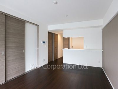 Living-Dining ※Photo of the same layout on 13 floor. Decoration and fixture may differ.
