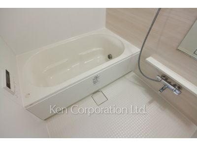 Bath ※Photo of the same layout on 13 floor. Decoration and fixture may differ.