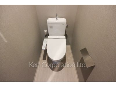 Lavatory ※Photo of the same layout on 13 floor. Decoration and fixture may differ.