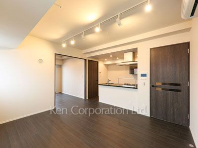 Living-Dining ※Photo of the same layout on 15 floor. Decoration and fixture may differ.