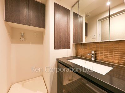 Powder Room ※Photo of the same layout on 15 floor. Decoration and fixture may differ.