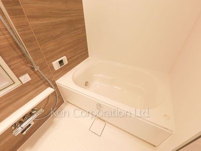 Bath ※Photo of the same layout on 15 floor. Decoration and fixture may differ.