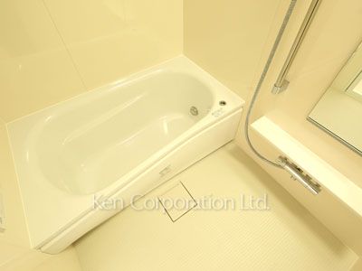 Bath ※Photo of the same layout on 12 floor. Decoration and fixture may differ.