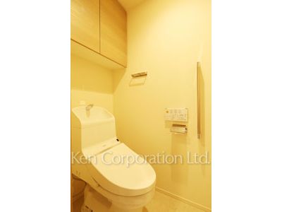 Lavatory ※Photo of the same layout on 12 floor. Decoration and fixture may differ.