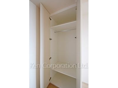 Closet ※Photo of the same layout on 12 floor. Decoration and fixture may differ.