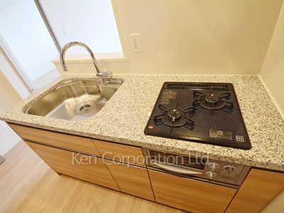 Kitchen ※Photo of the same layout on 12 floor. Decoration and fixture may differ.