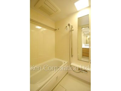 Bath ※Photo of the same layout on 12 floor. Decoration and fixture may differ.