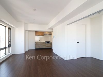 Living-Dining ※Photo of the same layout on 9 floor. Decoration and fixture may differ.