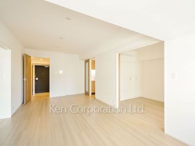 Living-Dining ※Photo of the same layout on 10 floor. Decoration and fixture may differ.