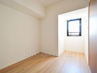 Bedroom ※Photo of the same layout on 10 floor. Decoration and fixture may differ.