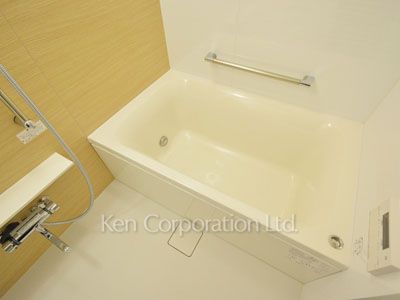 Bath ※Photo of the same layout on 10 floor. Decoration and fixture may differ.