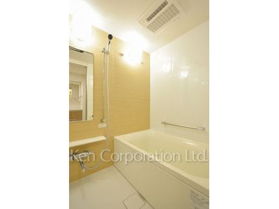 Bath ※Photo of the same layout on 10 floor. Decoration and fixture may differ.