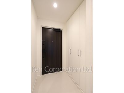 Entrance ※Photo of the same layout on 2 floor. Decoration and fixture may differ.