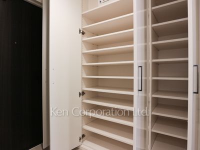 Shoes Closet ※Photo of the same layout on 2 floor. Decoration and fixture may differ.