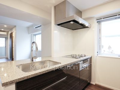 Kitchen ※Photo of the same layout on 2 floor. Decoration and fixture may differ.