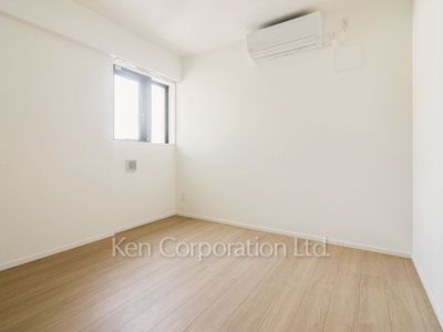 Bedroom ※Photo of the same layout on 8 floor. Decoration and fixture may differ.
