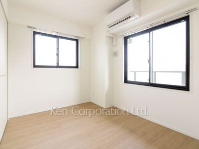 Bedroom ※Photo of the same layout on 8 floor. Decoration and fixture may differ.