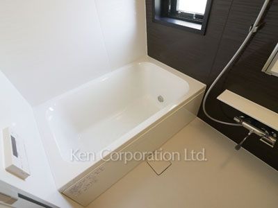 Bath ※Photo of the same layout on 8 floor. Decoration and fixture may differ.